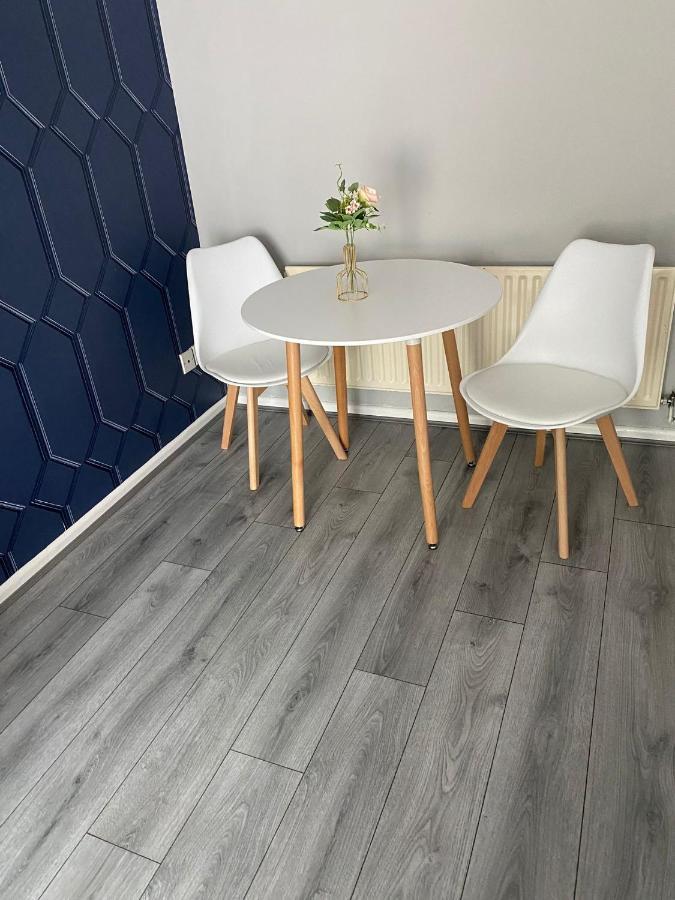 Cosy, Modern Apartment Wednesbury Exterior foto